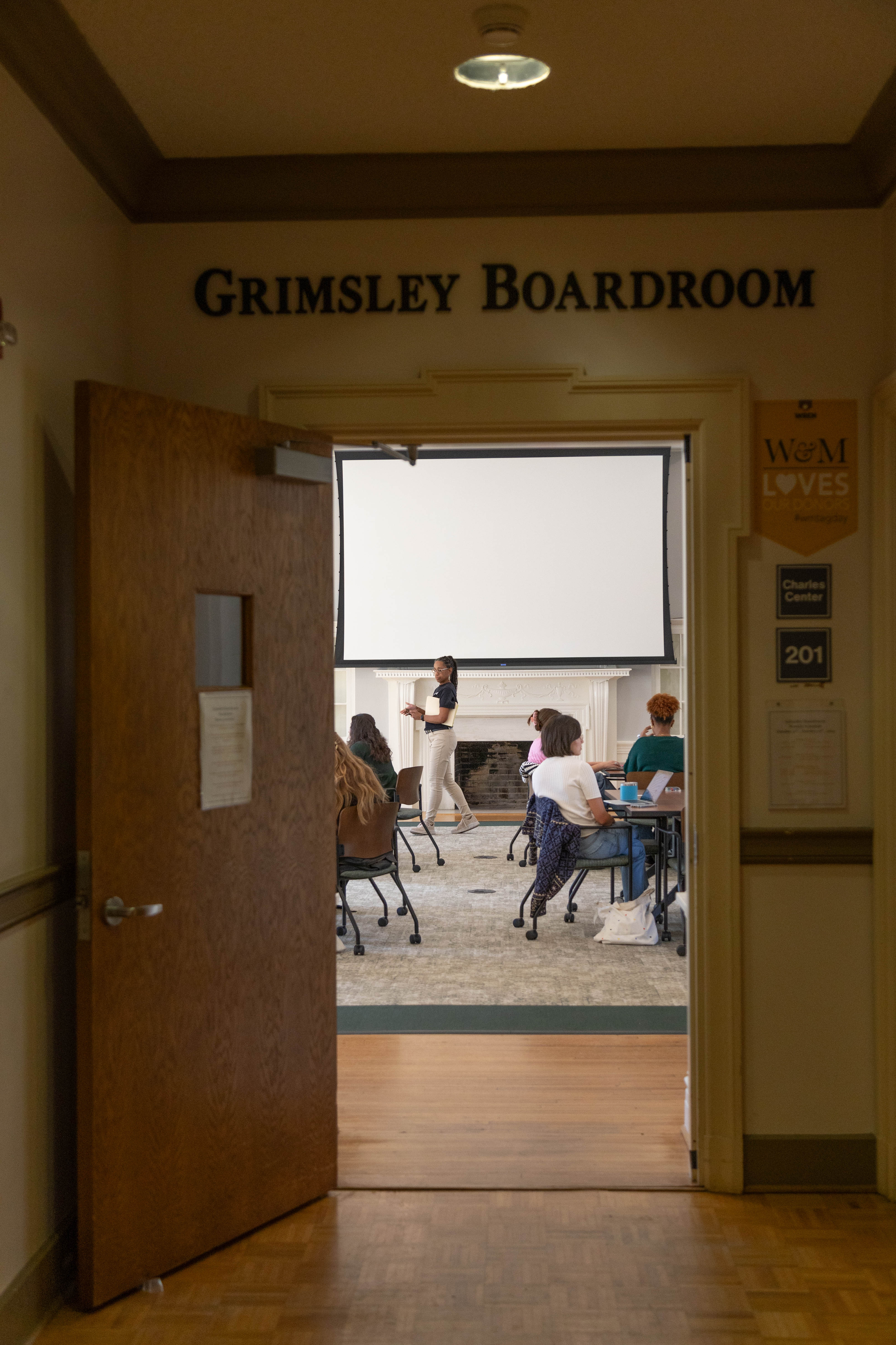 Charles Center journalism masterclasses are held in Blow Hall's Grimsley Boardroom, aptly named for longtime Richmond Times-Dispatch editor Edward Grimsley, '51, L.H.D. '11. (Photo by Tess Willett)