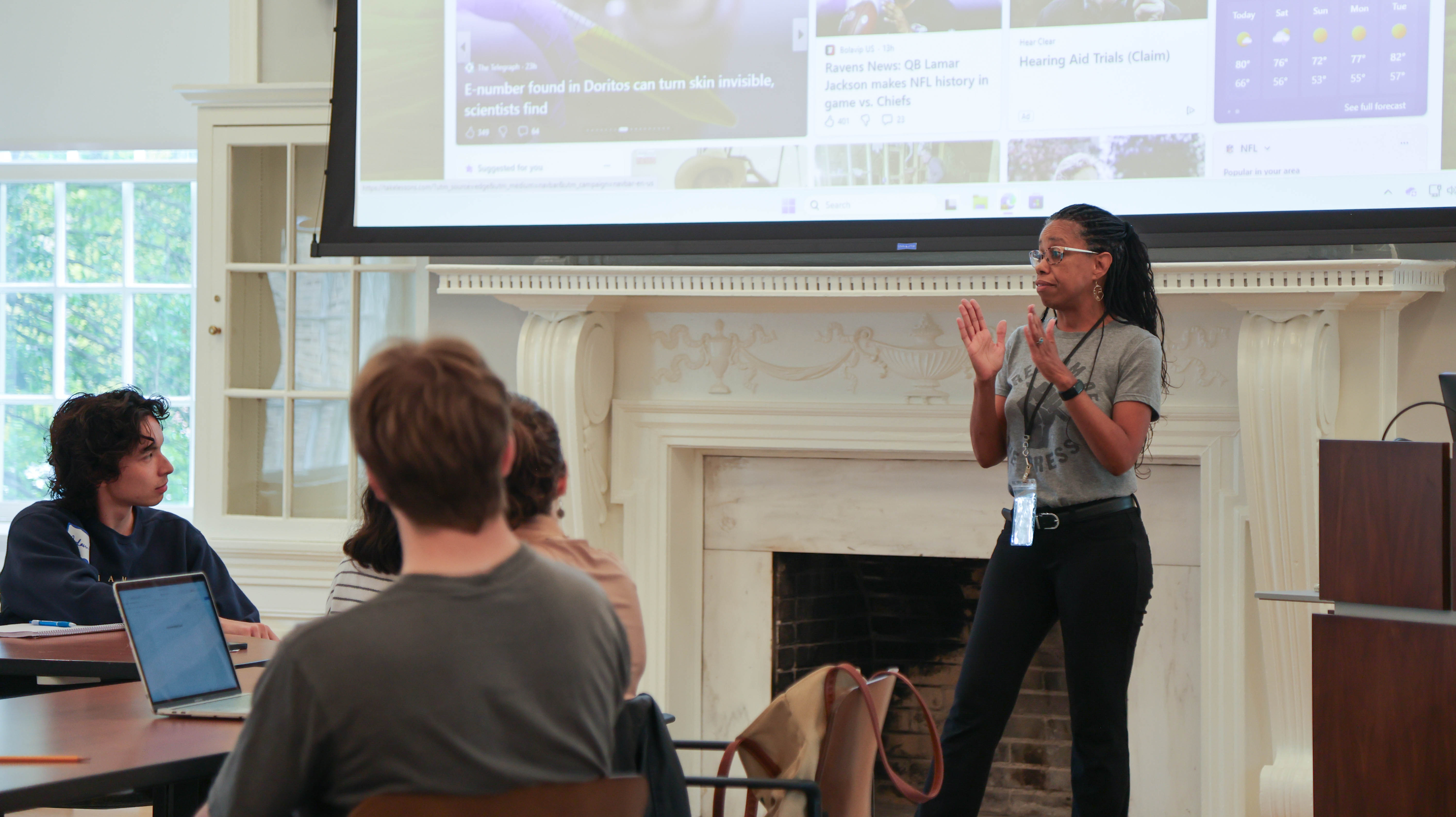 Virginian-Pilot and Daily Press features editor Denise Watson began a new Charles Center journalism masterclass series Sept. 6 by challenging students to grill her in a rapid-fire mock press conference. (Photo by Tess Willett)