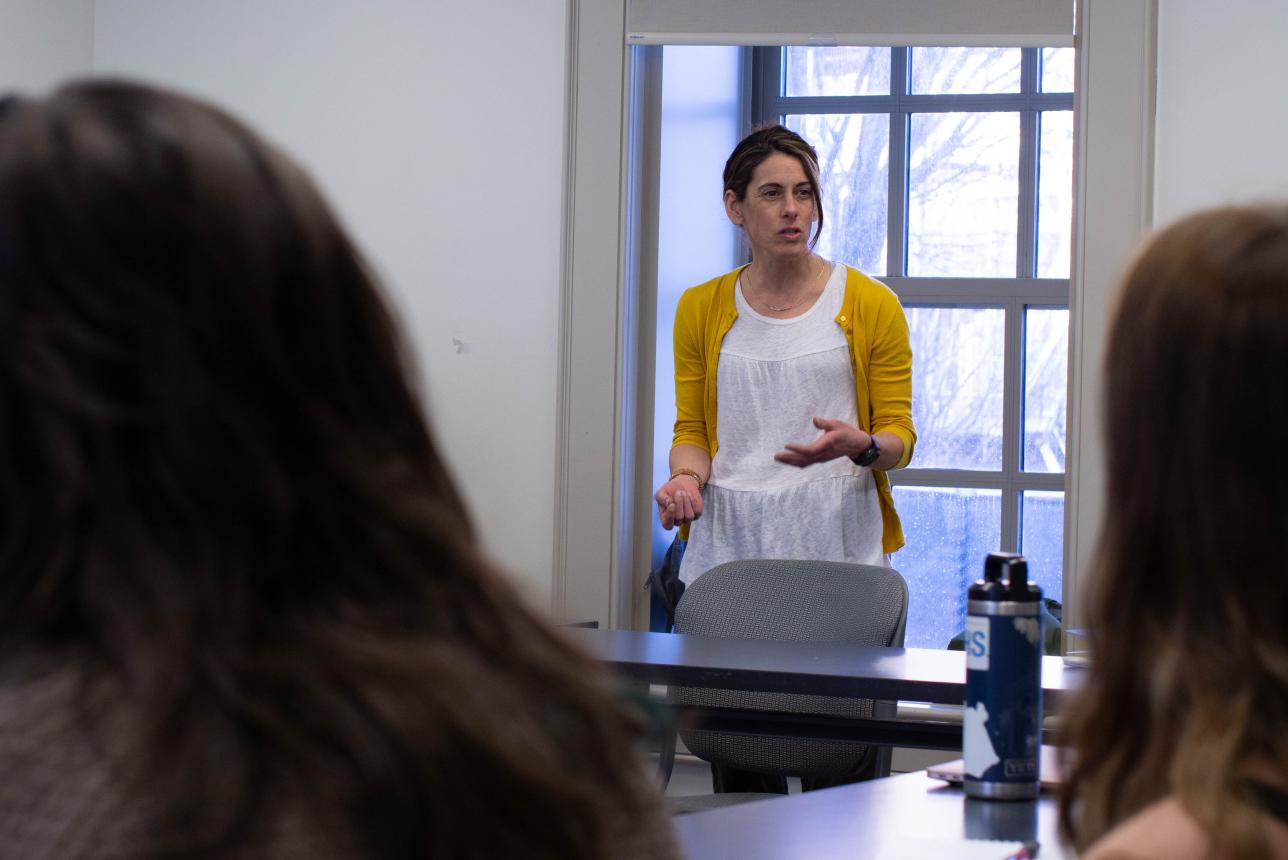 Stephanie Hanes, environment and climate change writer for the Christian Science Monitor, met with students in Associate Teaching Professor Caitlin McGill's Creative Nonfiction Writing class during a campus visit in Feb. 2024. (Photo by Tess Willett)