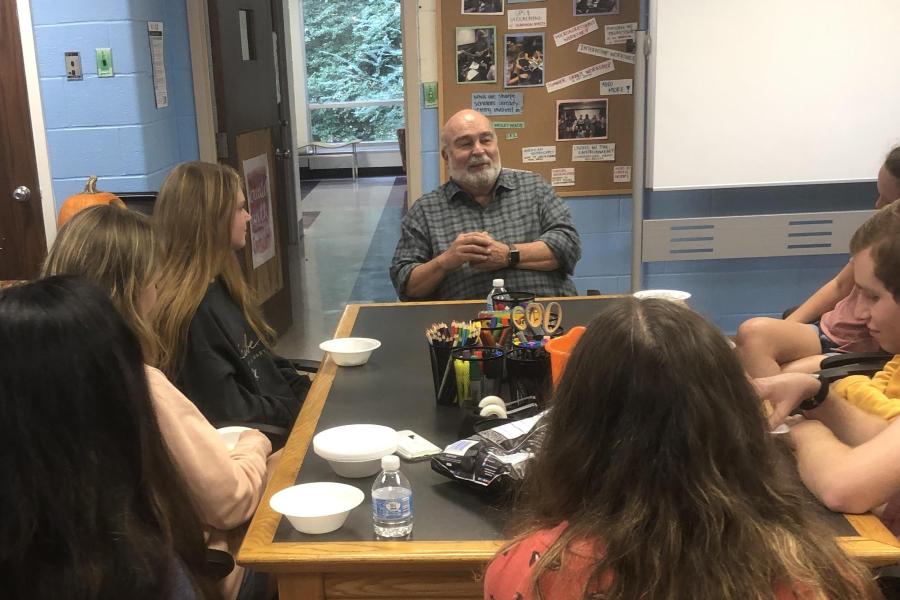 Prof. Taylor met regularly with Sharpe Scholars as a part of “Popcorn with Professors” programming in the Spotswood Hall “Collaboratory." (Charles Center photo)