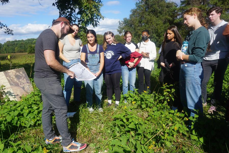 History 214 students at Greensprings Plantation 