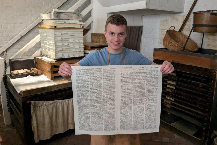 A History 219 student at the Colonial Williamsburg Printers